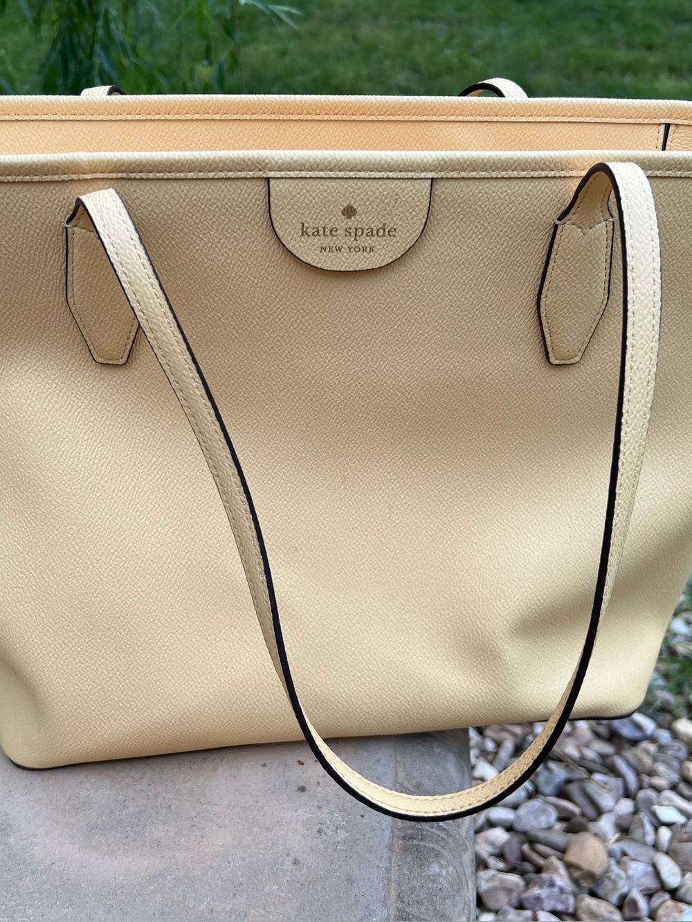 Kate Spade Lori Elegant Yellow Tote Bag - Picture 5 of 16